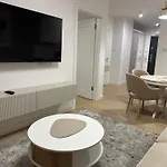 아파트 Aqua Polanki Max